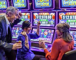 Antarmuka aplikasi tekan 4d menampilkan menu sportsbook, live dealer, dan slot